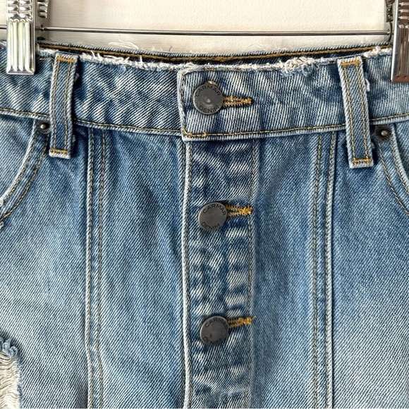 CARMAR Los Angeles Distressed Blue Jean Denim Button Front Mini skirt Sz 24 (0) - Picture 3 of 9